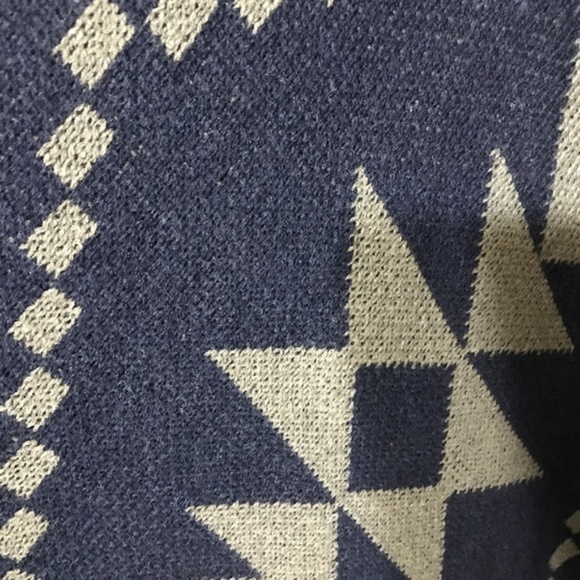 5-Star Reviewed Aztec Print Knitted Poncho - Picture 6 of 8